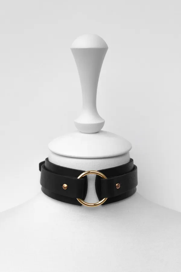 Двойной чокер с большим кольцом